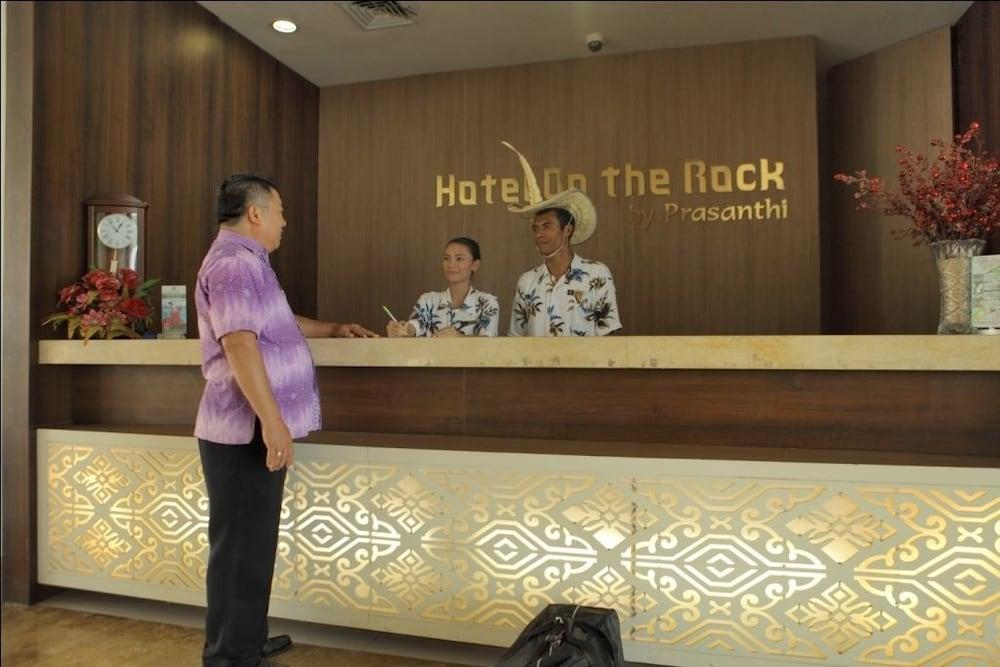 Hotel On The Rock Kupang  Bagian luar foto