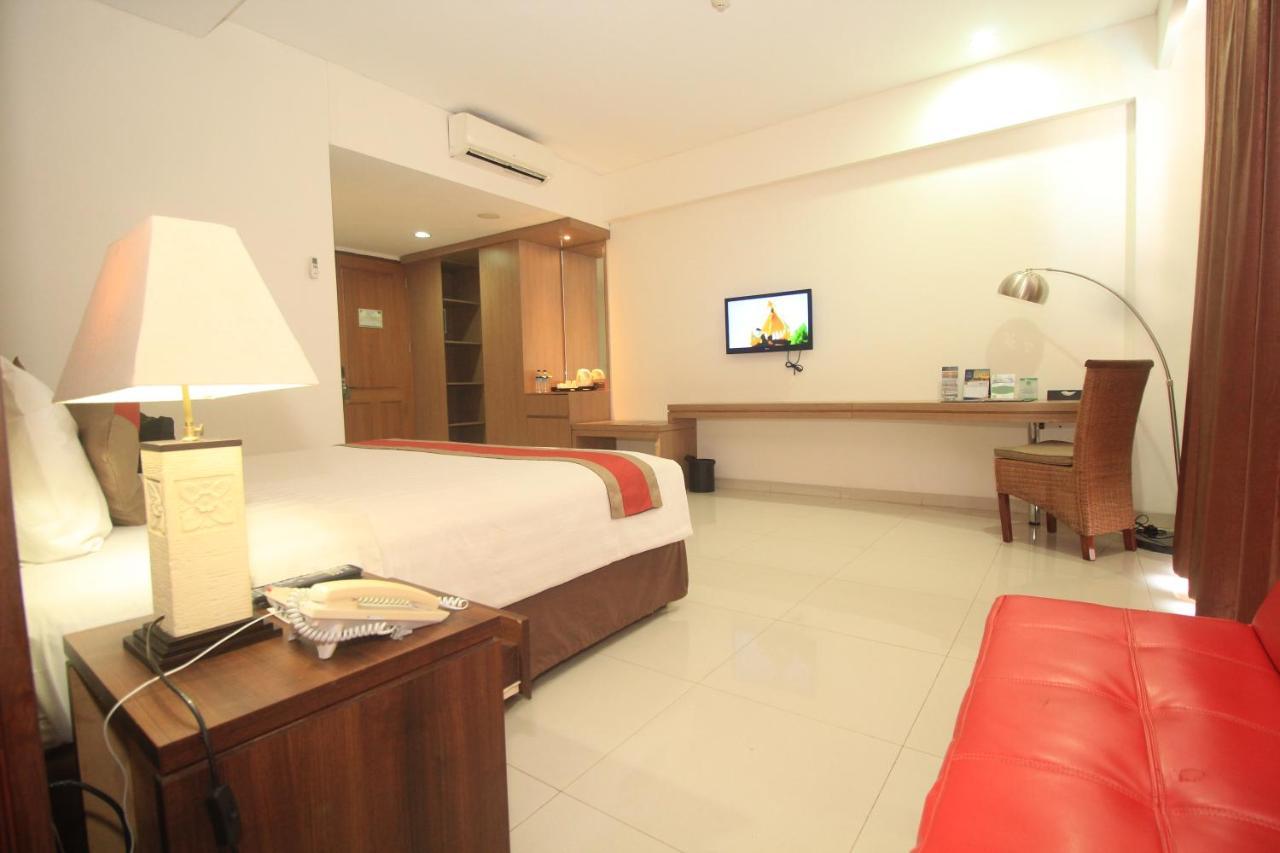 Hotel On The Rock Kupang  Bagian luar foto