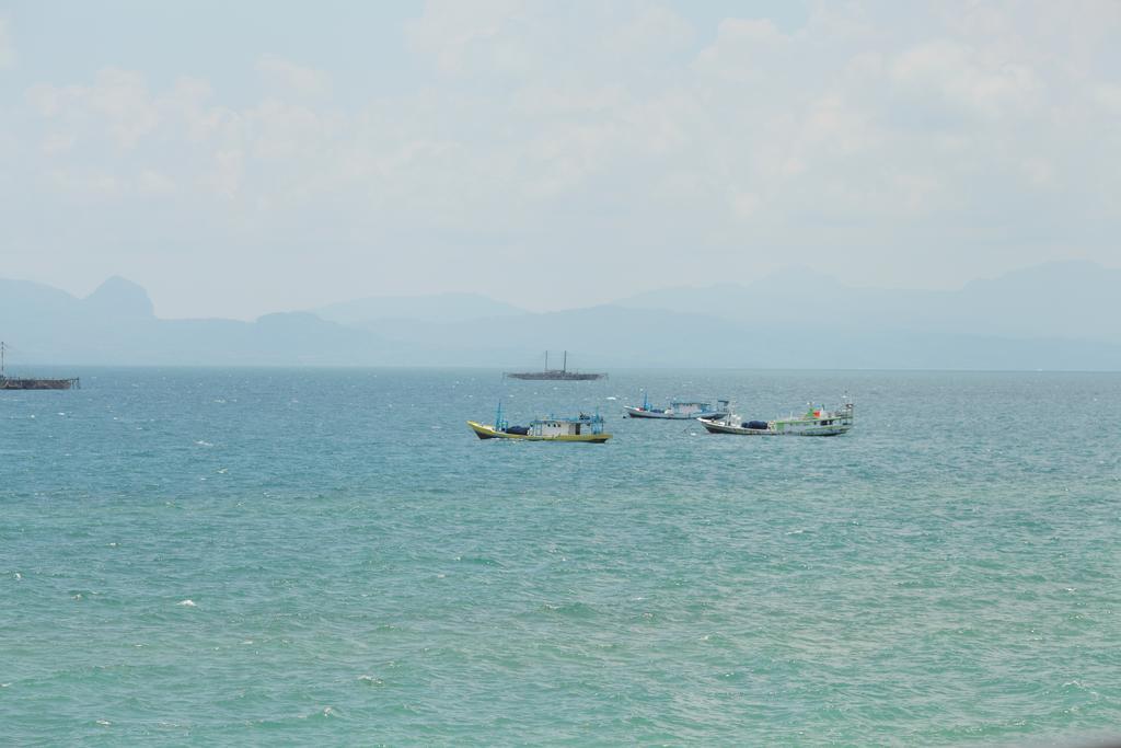 Hotel On The Rock Kupang  Bagian luar foto