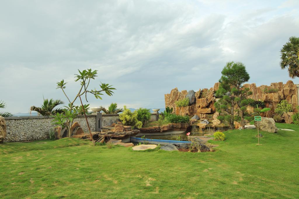 Hotel On The Rock Kupang  Bagian luar foto