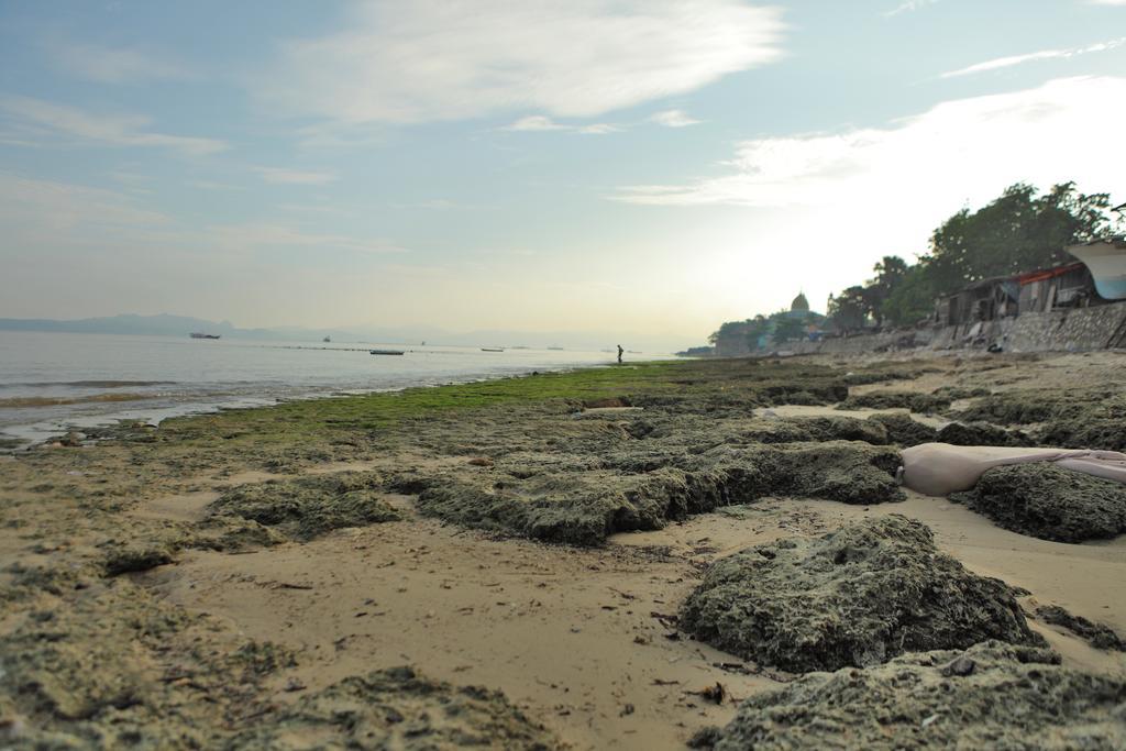 Hotel On The Rock Kupang  Bagian luar foto